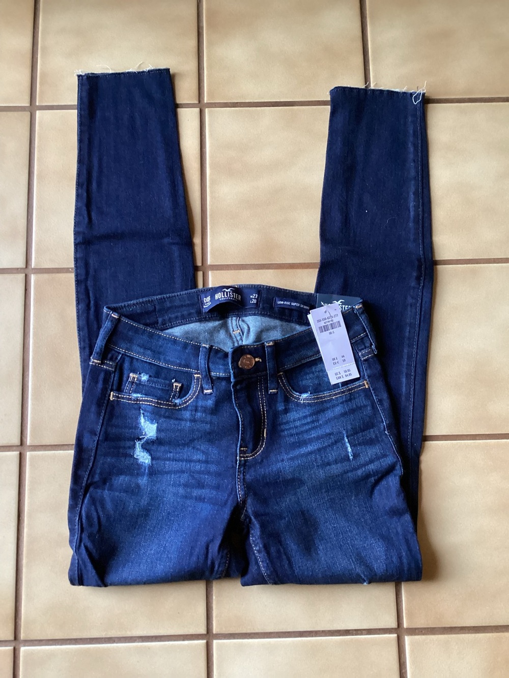 New Hollister Girls Distressed Skinny Jeans